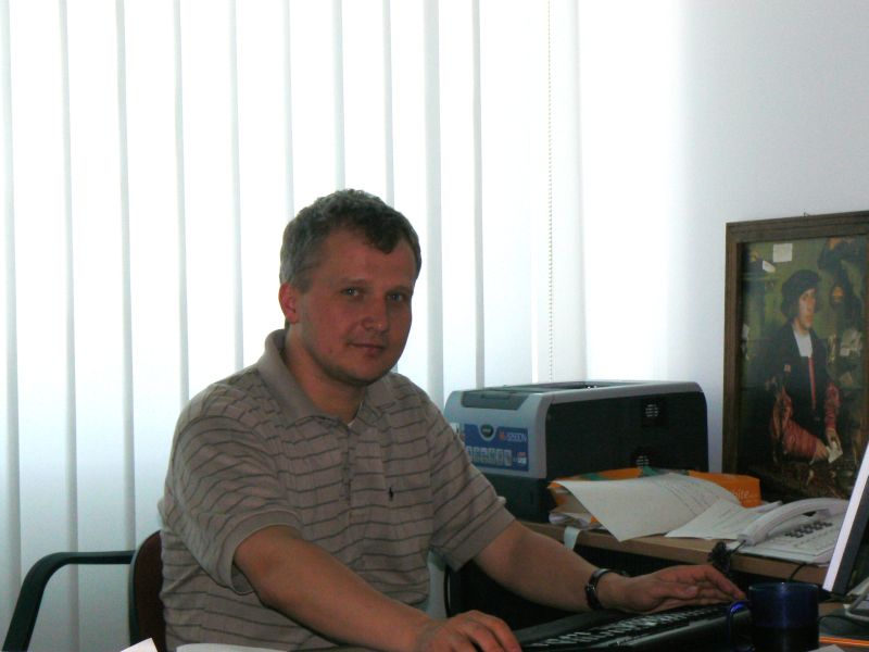Профессор В.С.Матвеев в своем рабочем кабинете в ун-те г.Йена. 2004 год.