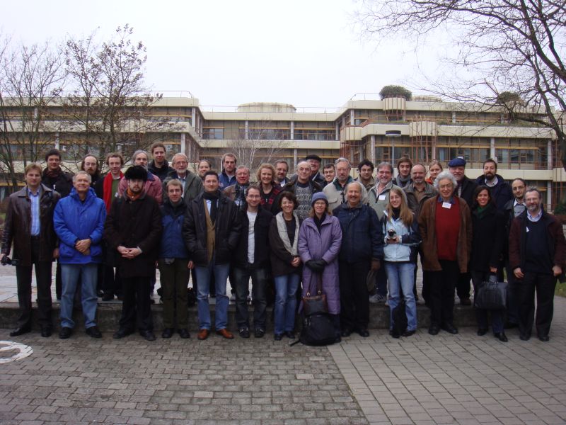 Конференция 2008 года в Гейдельберге, Германия. В первом ряду слева – Д.П.Ильютко (первый) и В.О.Мантуров (третий).